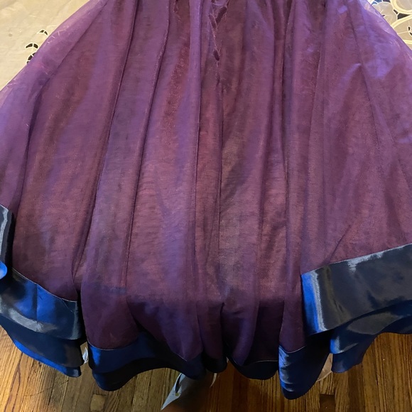 Hi low skirt - Picture 2 of 3